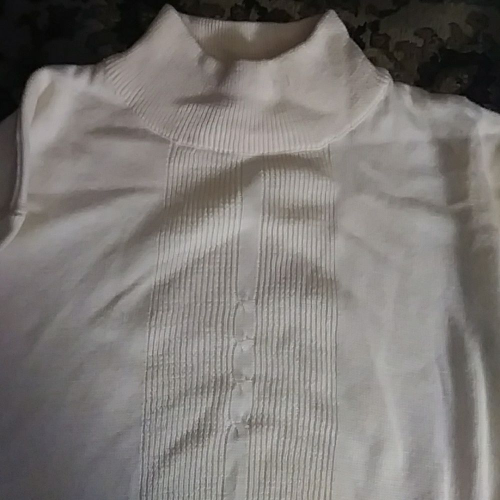Turtle neck - Picture 3 of 3